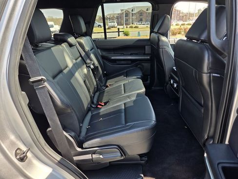 Used 2021 Ford Expedition XLT image 12