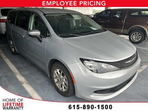 Used 2022 Chrysler Voyager LX FWD image 1