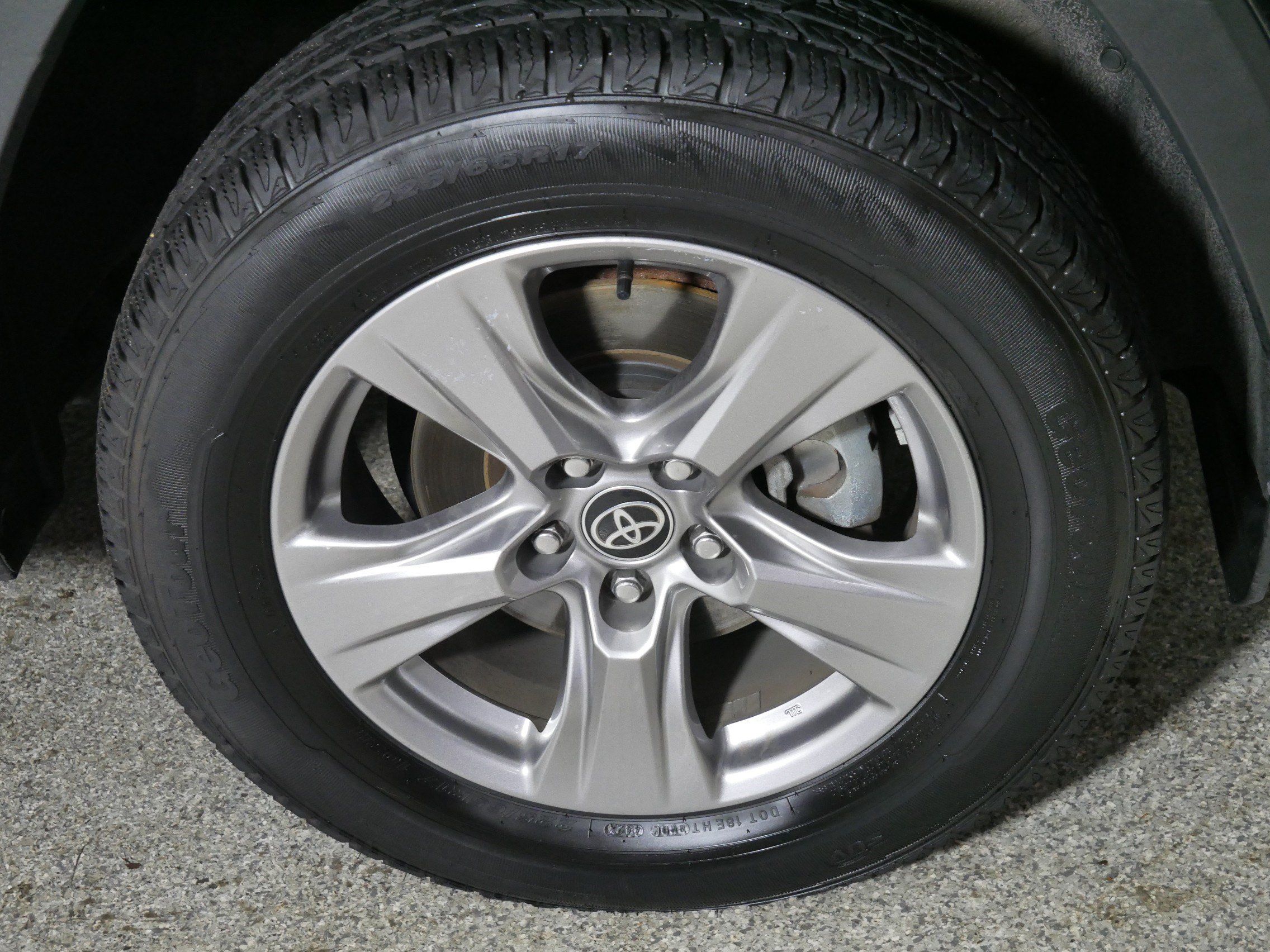 Used 2023 Toyota RAV4 XLE AWD/4WD image 15