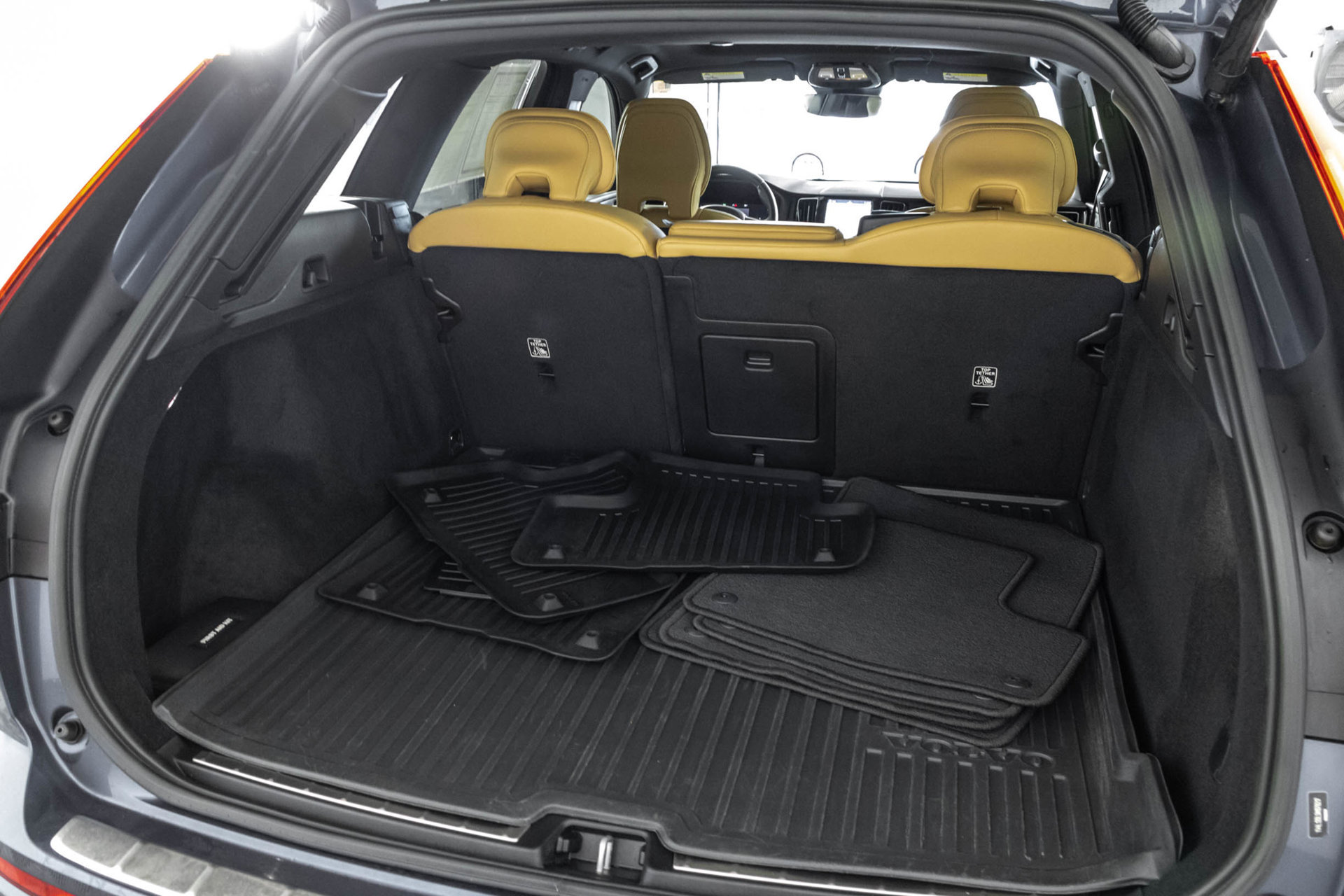 Used 2022 Volvo XC60 B5 Inscription w/ Protection Package Premier FWD image 38