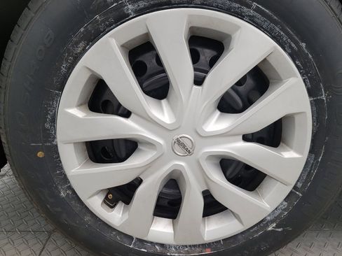 Used 2018 Nissan Rogue S FWD image 31