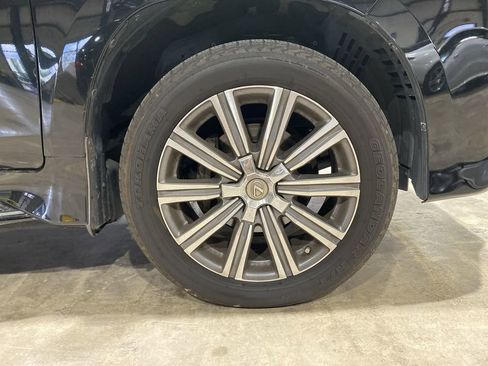 Used 2017 Lexus LX 570 4WD w/ Luxury Package image 19