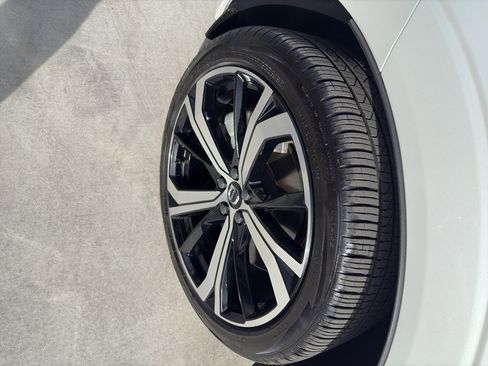 Used 2025 Volvo XC60 T8 Ultra w/ Protection Package Premier image 19