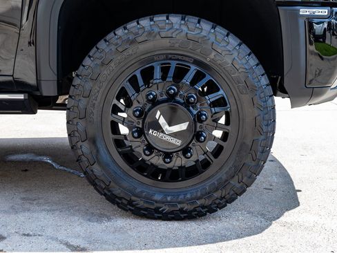 Used 2024 GMC Sierra 3500 Denali Ultimate AWD/4WD image 12