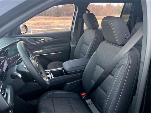 New 2026 Chevrolet Traverse LT w/ LPO, Floor Liner Package image 9