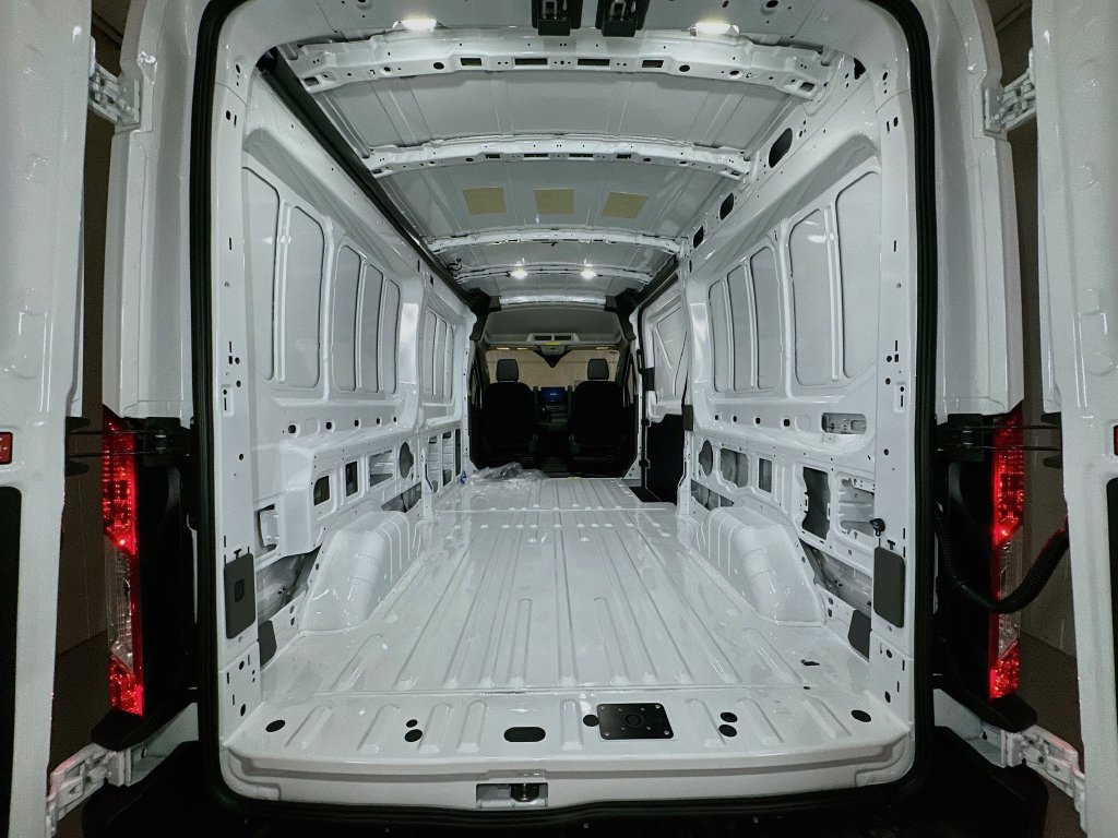 New 2027 Ford Transit 250 148 Medium Roof RWD image 31