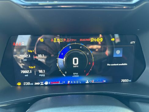 Used 2025 Chevrolet Colorado Z71 w/ Z71 Convenience Package 2 AWD/4WD image 21