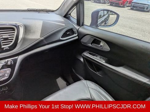 Certified 2022 Chrysler Pacifica Touring-L w/ S Appearance Package FWD image 16
