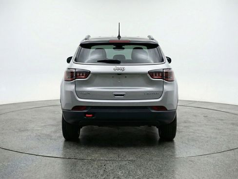 Used 2025 Jeep Compass Trailhawk AWD/4WD image 7