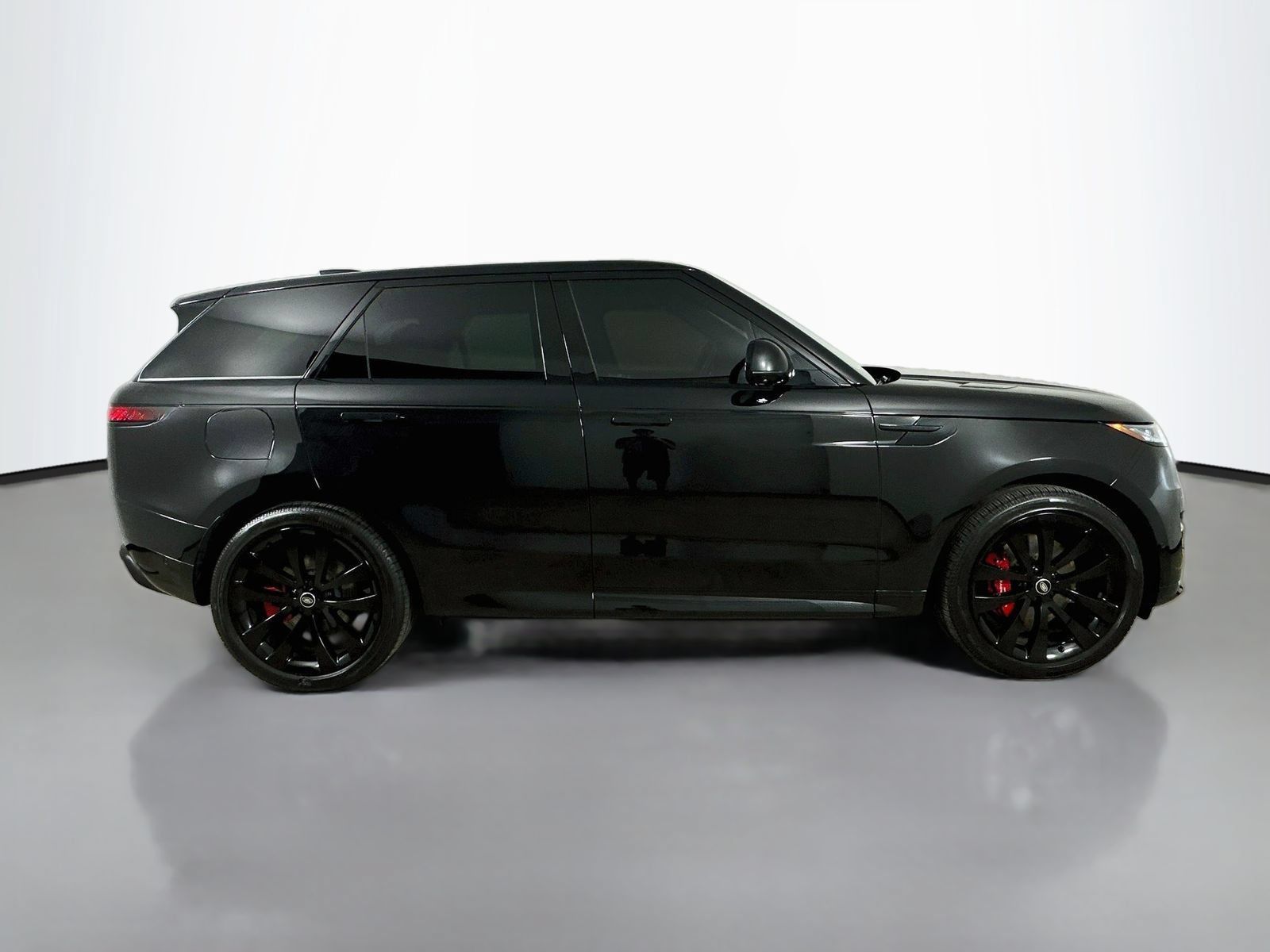 Used 2025 Land Rover Range Rover Sport Dynamic SE AWD/4WD image 4