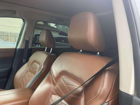 Used 2022 Nissan Pathfinder Platinum w/ Cargo Package AWD/4WD image 19