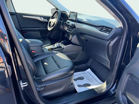 Used 2022 Ford Escape SEL image 18