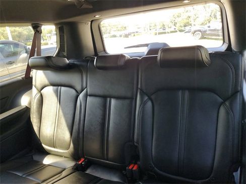 Used 2024 Jeep Wagoneer L Series II image 29