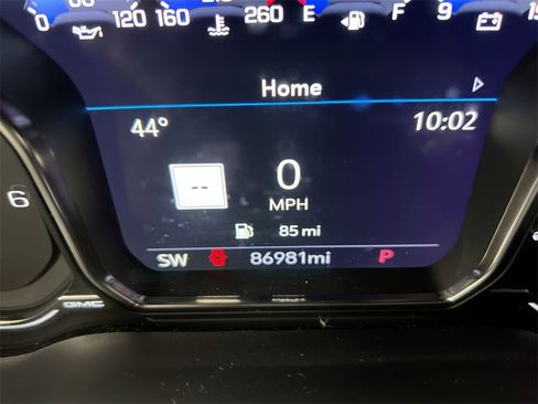 Used 2021 GMC Yukon XL Denali w/ Denali Premium Package image 11