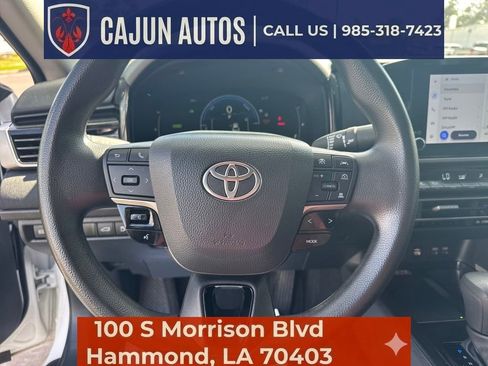 Used 2025 Toyota Camry LE FWD image 11