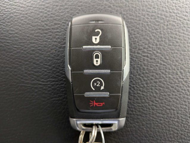 Used 2025 RAM 1500 Warlock AWD/4WD image 29