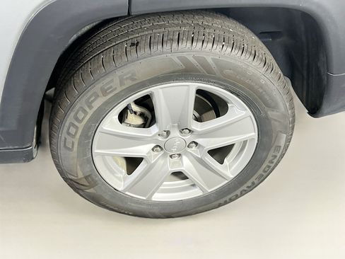 Used 2022 Jeep Compass Latitude AWD/4WD image 28