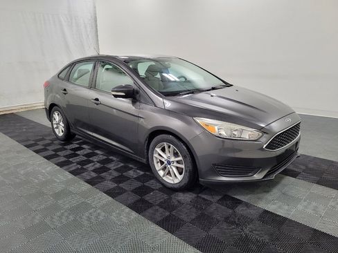 Used 2016 Ford Focus SE FWD image 11