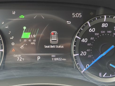Used 2020 Toyota Highlander XLE AWD/4WD image 24