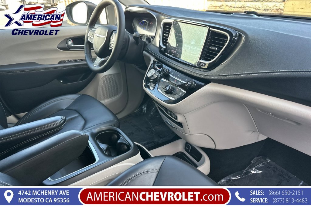 Used 2023 Chrysler Pacifica Touring-L FWD image 22