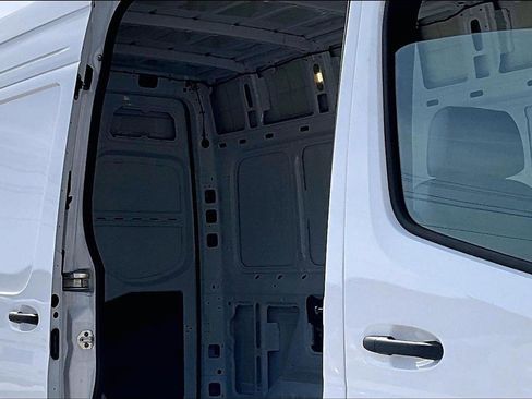 Used 2024 Mercedes-Benz Sprinter 2500 w/ Acoustic Package image 33