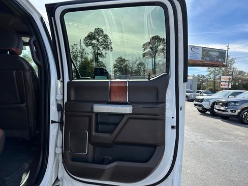 Used 2022 Ford F450 King Ranch w/ Chrome Package image 38