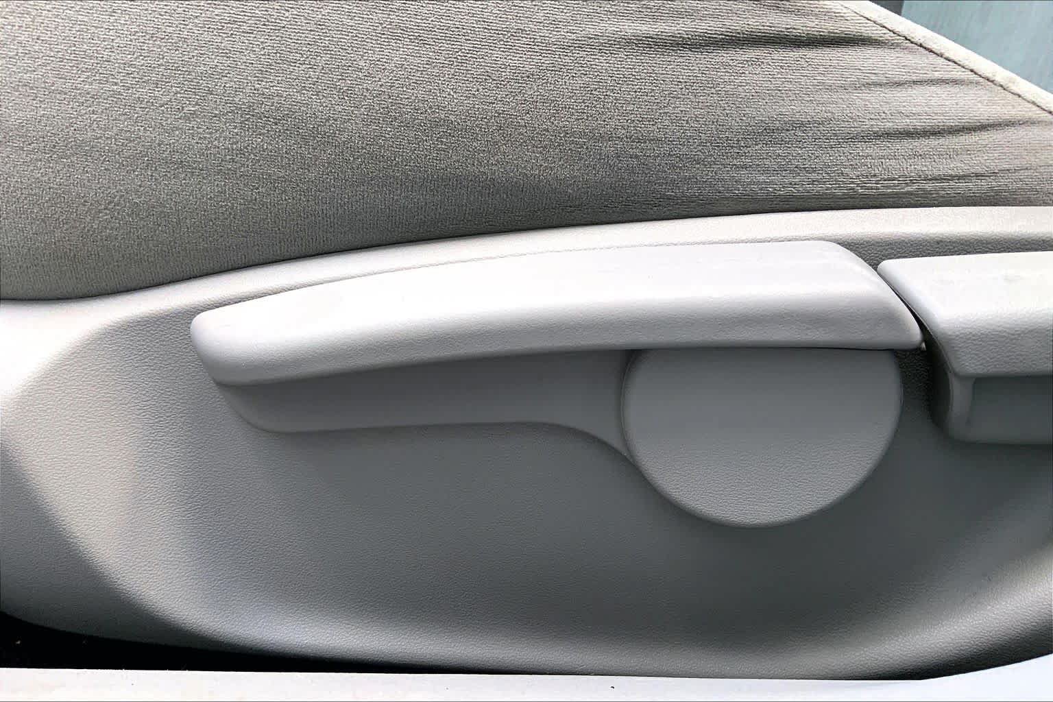 Used 2010 Toyota Corolla LE w/ All Weather Guard Pkg FWD image 33