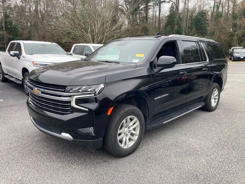 Used 2024 Chevrolet Suburban LT image 2