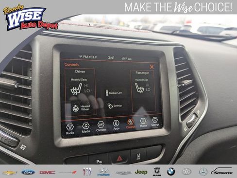 Used 2021 Jeep Cherokee Trailhawk image 15