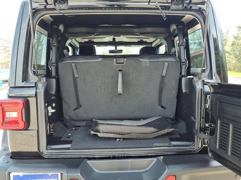 Used 2022 Jeep Wrangler Rubicon w/ Steel Bumper Group AWD/4WD image 8