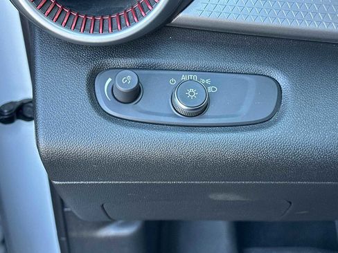 Used 2024 Chevrolet Trax RS w/ Sunroof Package image 33