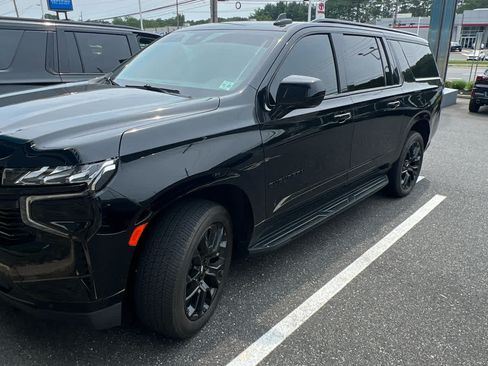Certified 2024 Chevrolet Suburban RST AWD/4WD image 2