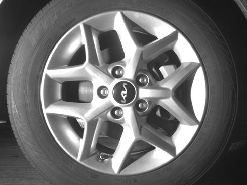 Used 2025 Kia Soul LX w/ LX Technology Package image 13