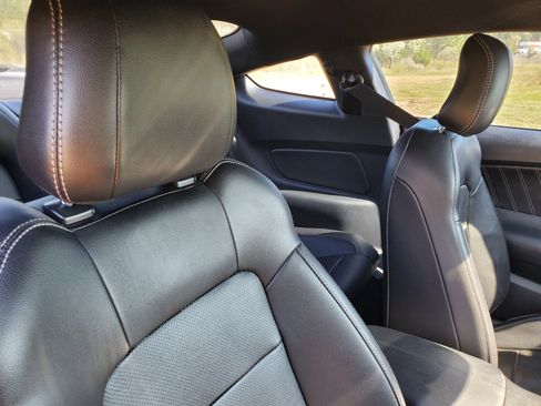 Used 2017 Ford Mustang GT Premium w/ Equipment Group 401A image 38