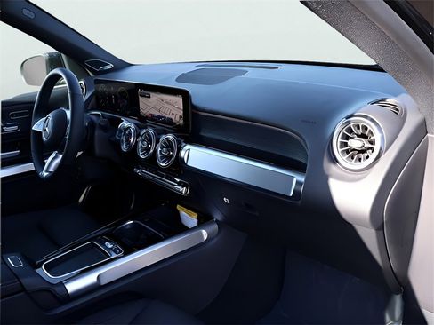 Certified 2025 Mercedes-Benz GLB 250 4MATIC image 11