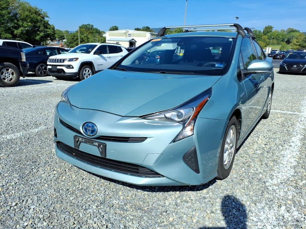 Used 2017 Toyota Prius Two FWD image 3