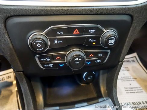 Used 2020 Dodge Charger SXT w/ Leather Interior Group image 23