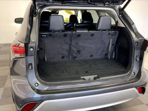 Used 2022 Toyota Highlander Platinum FWD image 28