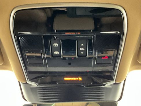 Certified 2023 Land Rover Range Rover SE image 13