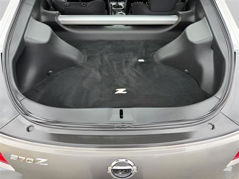 Used 2009 Nissan 370Z Coupe w/ Sport Pkg RWD image 18