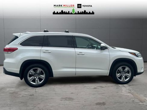 Certified 2019 Toyota Highlander Limited AWD/4WD image 6