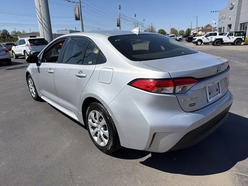 Used 2025 Toyota Corolla LE FWD image 6