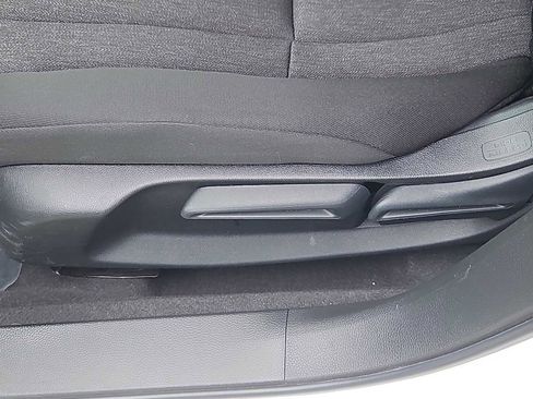 Certified 2025 Honda Accord LX image 18