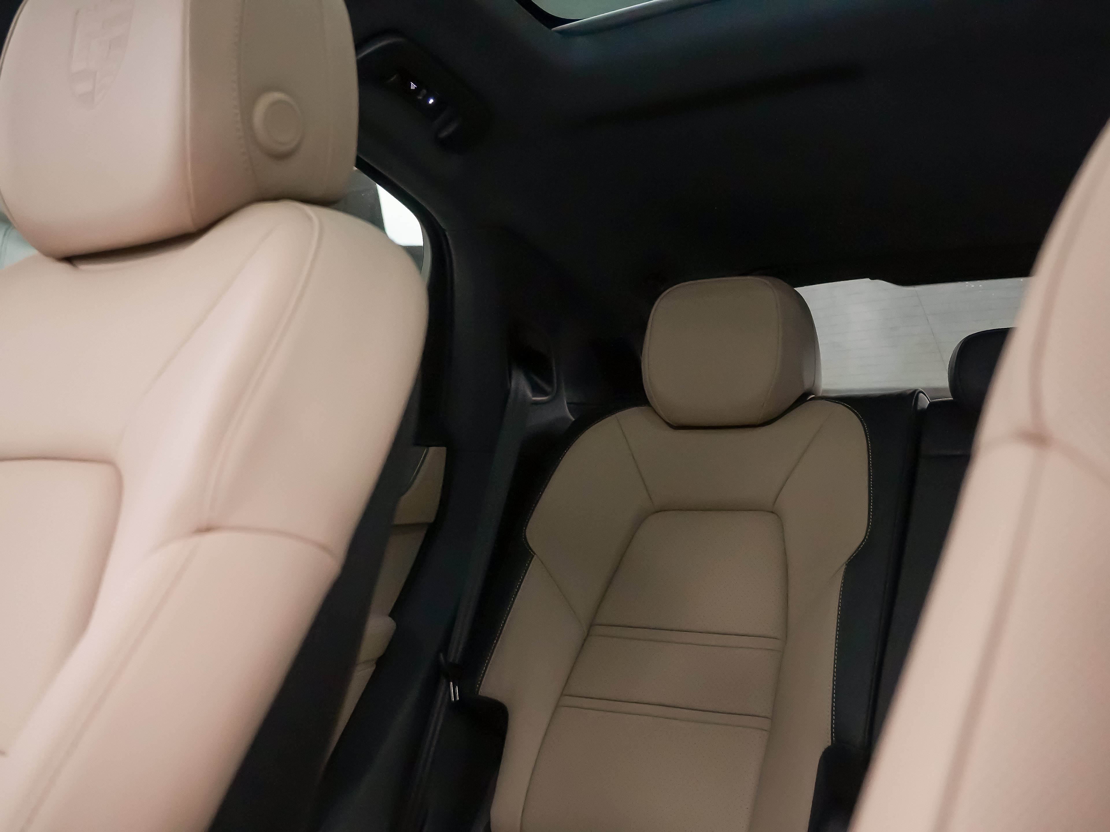 Certified 2026 Porsche Cayenne E-Hybrid Coupe AWD/4WD image 32