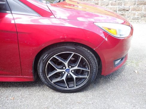 Used 2015 Ford Focus SE w/ SE Sport Package FWD image 9