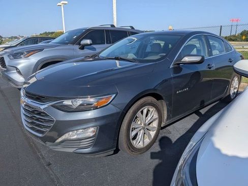 Used 2019 Chevrolet Malibu LT w/ Leather Package FWD image 5