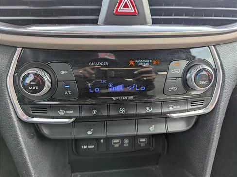 Used 2020 Hyundai Santa Fe SEL w/ Convenience + Premium Package FWD image 18