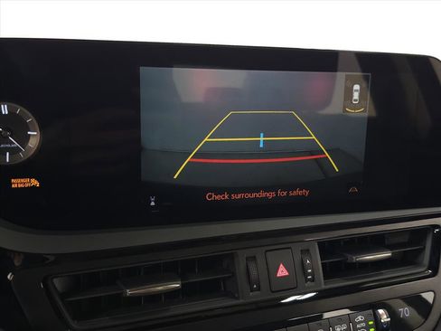 Certified 2025 Lexus ES 300h w/ Premium Package image 24