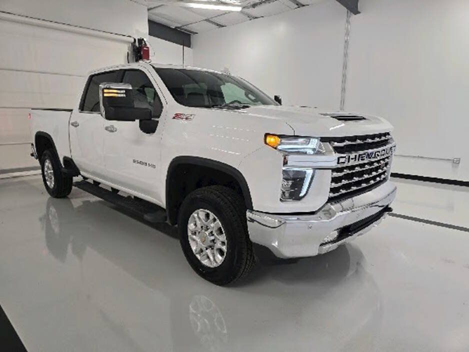 Used 2022 Chevrolet Silverado 2500 LTZ w/ LTZ Plus Package AWD/4WD image 3