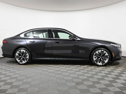 New 2026 BMW 530i xDrive AWD/4WD image 8
